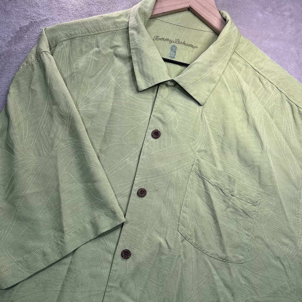 Tommy Bahama Button Down Shirt Mens XL 100% Silk Tropical Jacquard Hawaiian
